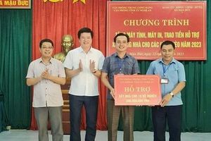Nghệ An: Văn phòng Tỉnh ủy hỗ trợ xây 10 căn nhà cho hộ nghèo