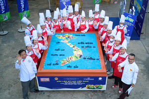 Vietcoco và liên chi hội đầu bếp đbscl cùng xác lập kỷ lục “Bản đồ xôi nước cốt dừa lớn nhất Việt Nam”