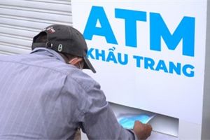 Cận cảnh 'ATM' khẩu trang đầu tiên ở TP.HCM