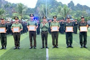 Công an Quảng Ninh ra quân bảo đảm an ninh, trật tự phục vụ Tết Dương lịch 2026 và Đại hội XIV của Đảng