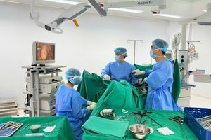 Phẫu thuật nội soi giúp người phụ nữ 73 tuổi trút bỏ mặc cảm 20 năm vì sa sinh dục