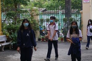 Học sinh TP Hồ Chí Minh bắt buộc đeo khẩu trang khi đến trường
