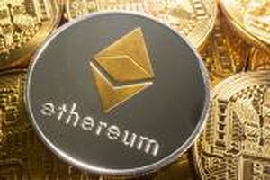 So với bitcoin, giá ethereum tăng hơn 50% chỉ trong một tháng