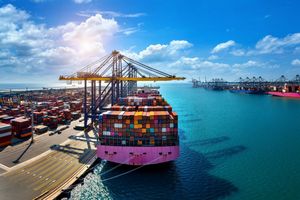 Xuất khẩu hàng hóa đối mặt nhiều rủi ro vì xu hướng bảo hộ