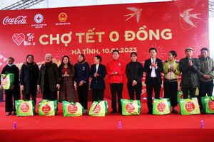 “Chợ Tết 0 đồng cho người có hoàn cảnh khó khăn” tại Hà Tĩnh