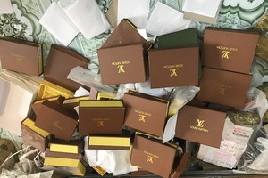 Hà Nội: Thu giữ hơn 1.200 túi xách giả thương hiệu nổi tiếng tại ‘thủ phủ’ túi ví Phú Xuyên