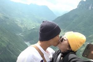 Đôi vợ chồng mới cưới vượt 2.000 km đến Hà Giang tận hưởng kỳ trăng mật