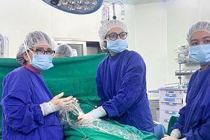 Lần đầu tiên tại Việt Nam: Vinmec truyền máu bào thai cứu sống thai nhi 17 tuần tuổi