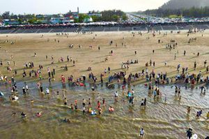 Nghệ An, Hà Tĩnh đón lượng lớn khách du lịch trong 5 ngày nghỉ lễ