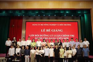 Đảng ủy Bộ Nông nghiệp và Môi trường: Bế giảng lớp Bồi dưỡng lý luận chính trị dành cho đảng viên mới năm 2025