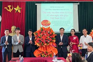 Lãnh đạo xã Hải Lựu tri ân thầy cô giáo và cán bộ quản lý