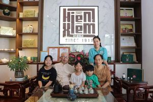 Hương sen Tây Hồ và câu chuyện gìn giữ thương hiệu Trà sen Hiền Xiêm