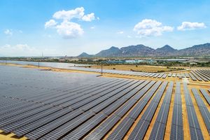 Thấy gì từ việc T&T Group của bầu Hiển thần tốc hoàn thành đường truyền tải điện từ Lào về Việt Nam?