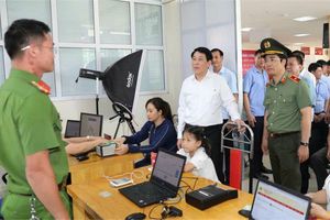 Chủ tịch nước Lương Cường dự sinh hoạt chi bộ, kiểm tra cải cách hành chính tại Quảng Ninh