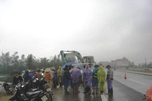 Hà Tĩnh : Máy xúc gây tai nạn, một phụ nữ tử vong