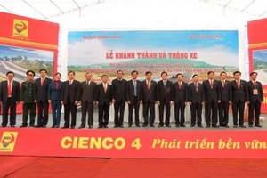 Hà Tĩnh: Chủ tịch nước thăm và chúc mừng nhân dịp khánh thành và thông xe QL 1A