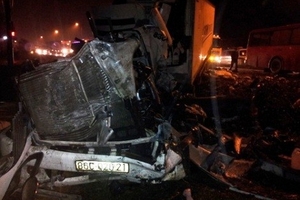 Hà Tĩnh: Xe khách đấu đầu xe tải, ít nhất 12 người thương vong