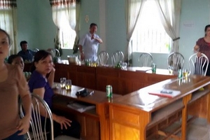 Hà Tĩnh: Bất chấp quy định, cán bộ uống bia trong giờ hành chính