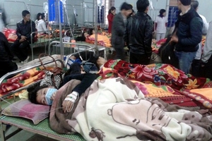 Nghệ An: Ngộ độc thực phẩm, hàng trăm công nhân nhập viện