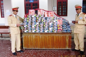 CSGT Hà Tĩnh bắt giữ gần 1 tạ pháo