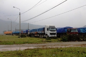 Hà Tĩnh: “Đón lỏng” bắt hàng chục xe rơ-móoc quá khổ, quá tải