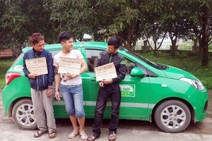 Hà Tĩnh: Khởi tố 3 thanh niên cướp taxi, tấn công cảnh sát