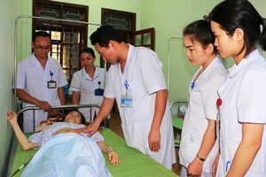 Hà Tĩnh: Cứu sống sản phụ bị sốc mất máu nặng sau sinh