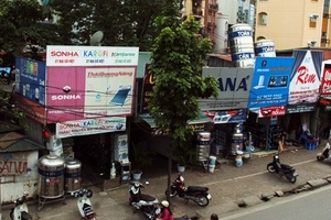 "Chuyện lạ" giữa Hà Nội: Vừa nộp thuế đất, vừa phải thuê