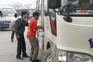 Hà Nội: Xe khách chạy như bay