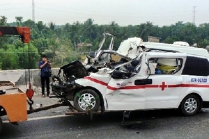 3 người chết trên đường cao tốc TP.HCM-Trung Lương