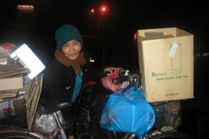 Trắng đêm mưu sinh trong giá lạnh