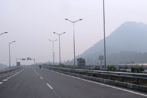 Thông xe sớm 24km đường cao tốc Nội Bài-Lào Cai