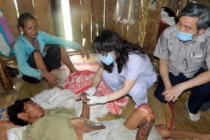 Giám sát lại vùng dịch hội chứng viêm da dày sừng bàn tay