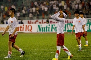 U19 Việt Nam - U19 Tottenham: Đứng dậy sau thất bại