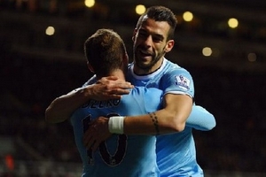 Man City lên đỉnh, cầu thủ 19 tuổi của Sassuolo gây sốc