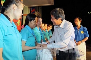 TP. HCM tặng 6.000 vé xe cho công nhân về quê đón Tết