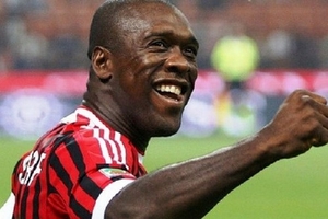 Seedorf chính thức trở thành HLV trưởng AC Milan