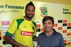 "Hàng hớ" của Sir Alex ghi siêu phẩm cho đội của Calisto