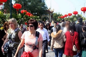 Thời tiết tiếp tục thuận lợi cho người dân du Xuân