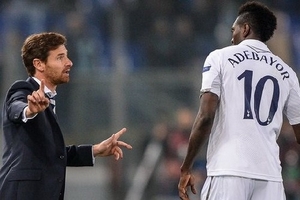 Adebayor từng nhiều lần "gây hấn" với Andre Villas-Boas