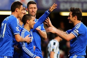 Kết quả: Chelsea lên ngôi đầu, Man City gây thất vọng