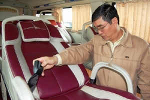 "Vi hành" kiểm tra ATGT trên xe khách giường nằm