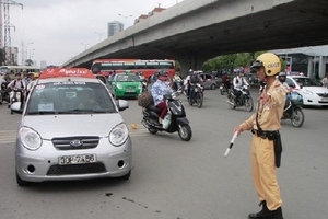 Hà Nội: Mở đợt cao điểm “quét” xe khách, taxi vi phạm