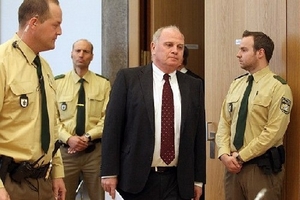 Chủ tịch CLB Bayern Munich đối mặt với án tù do trốn thuế