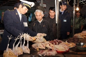 Hà Nội trang bị 200 máy kiểm tra thực phẩm cho cán bộ thú y