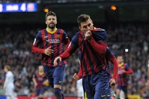 Báo chí thế giới: "Luật của Leo Messi tại Bernabeu"