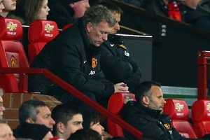 Scholes nói gì về tương lai của Moyes sau thảm bại?