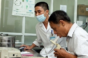 Khám, tư vấn miễn phí cho người dân về hen phế quản