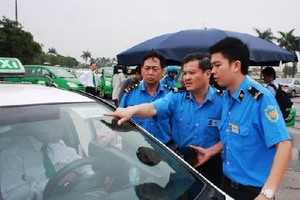 Hà Nội đề nghị xin cấp phù hiệu xe taxi có màu sắc riêng