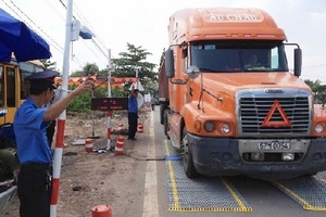 Bộ trưởng GTVT “đốc thúc” các tỉnh kiểm soát xe quá tải
